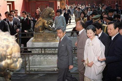 日本首相田中角访华