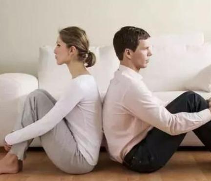 跟老公吵架后没同房,夫妻同房缺失的反思时刻