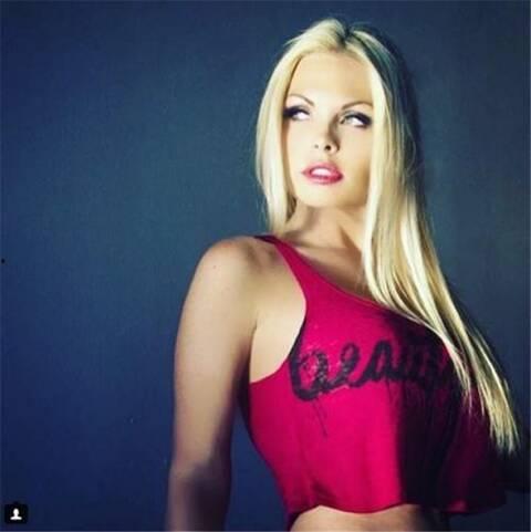 欧美长发AV女星,性感与艺术的完美融合